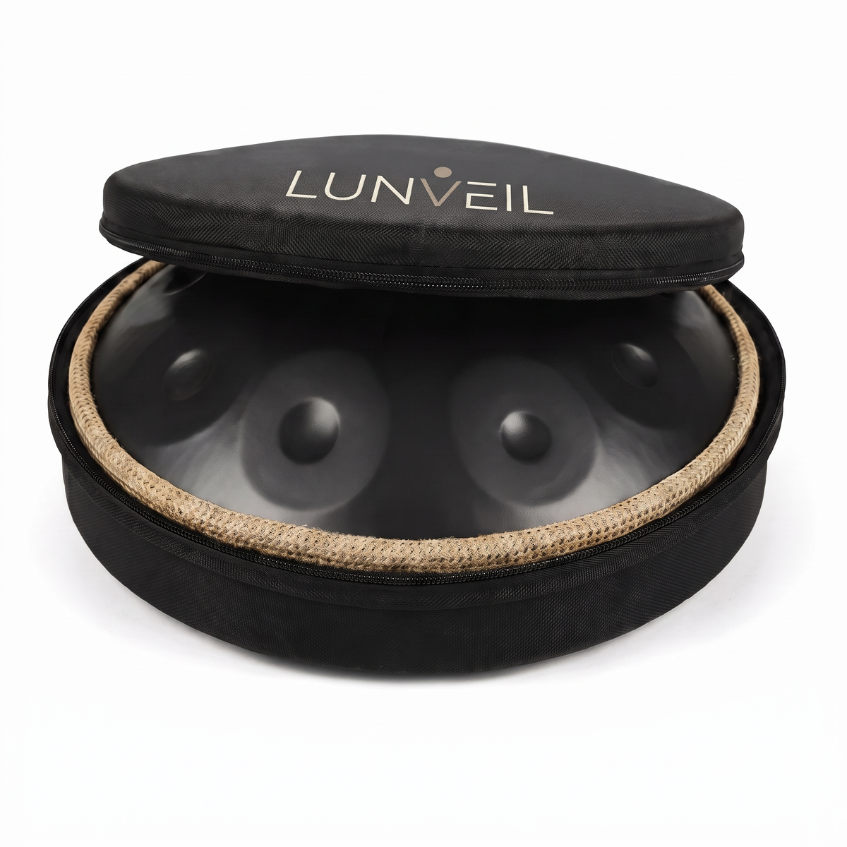 Handpan AZKAR dans sa housse de transport rembourrée Lunveil