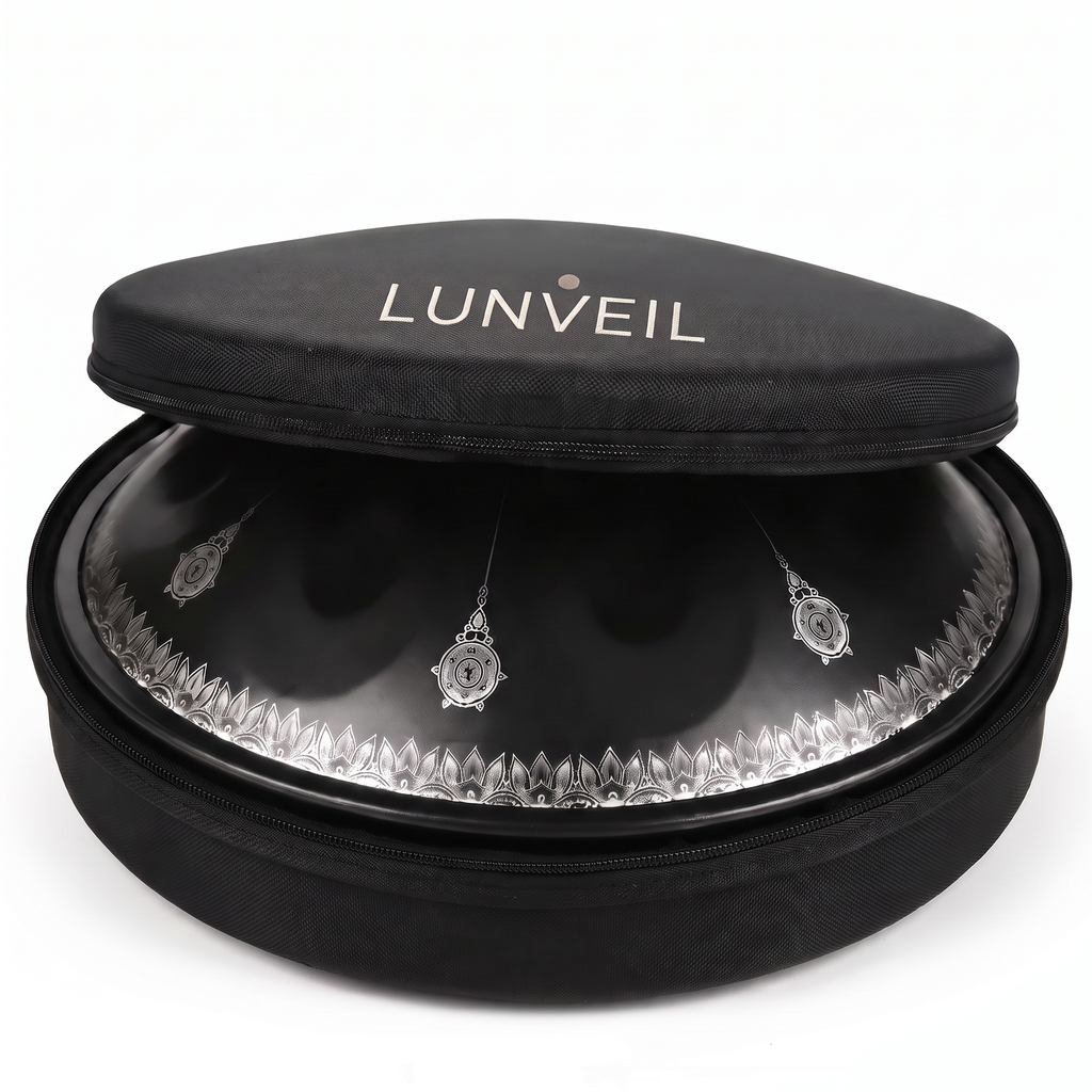 Handpan AELION dans sa housse de transport rembourrée Lunveil